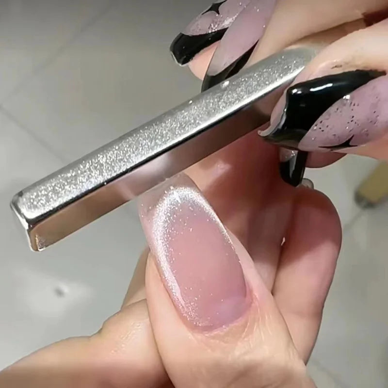 1Pcs Superconducting Magnetic Cat Eye Nail Tool Love Magnet with Special Nail Oil Glue for Salon-quality Nail Care at Home