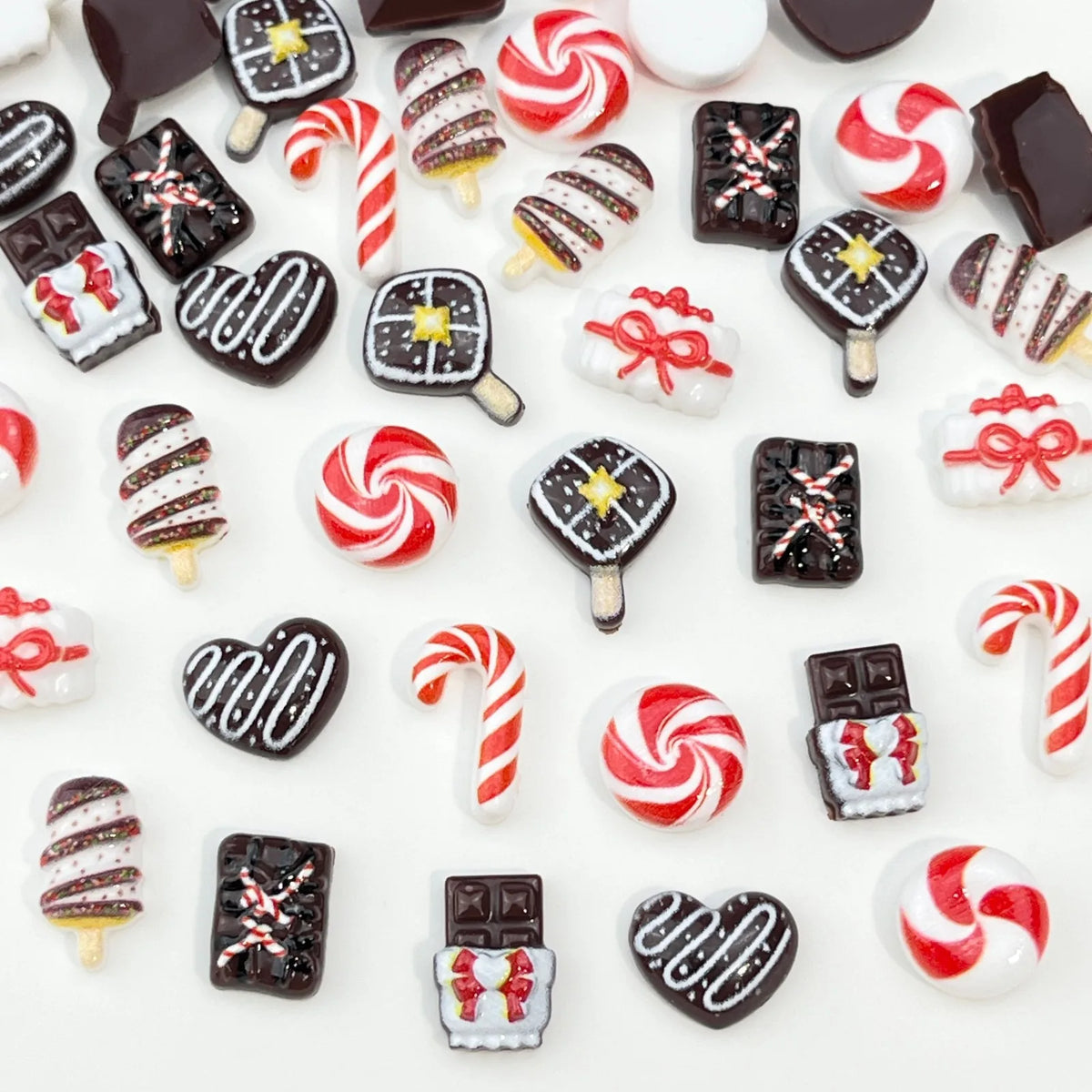 Christmas Resin Nail Charms Food Play Candy Nail Art Accessories Realistic 3D Chocolate Cake Design DIY Wearable Nail Decoration