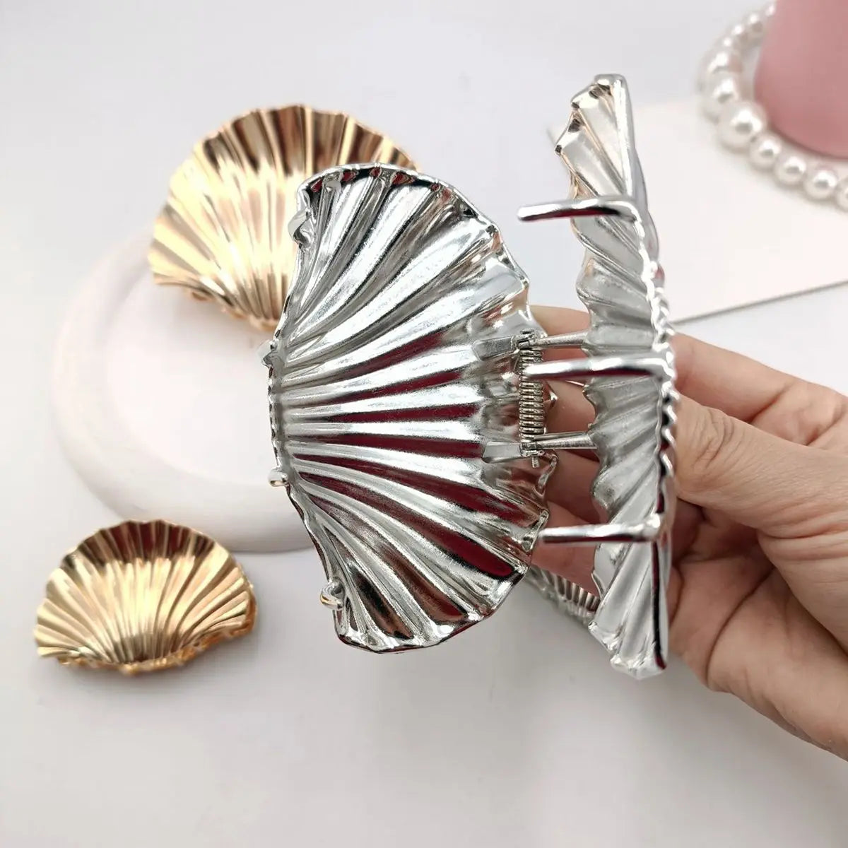 1/2 PCS Metal Irregular Texture Shell Shape Hair Claw Clips for Women Girls Hairclip Ponytail Hair Pins Fashion Hair Accessories